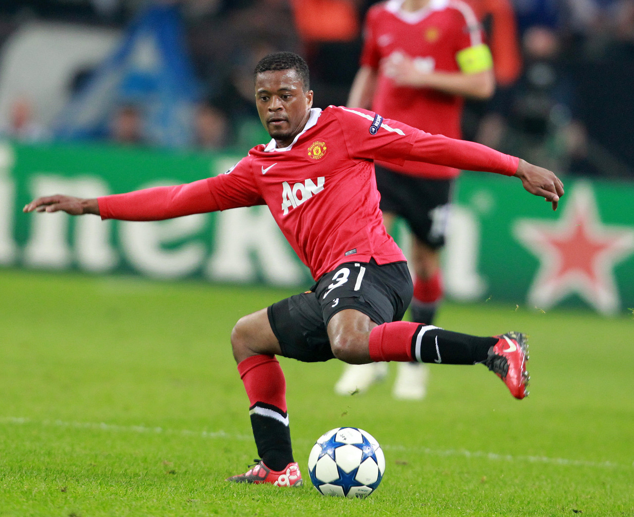 外界開始討 外界開始討